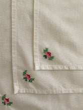 Set of 4 Embroidered Napkins White